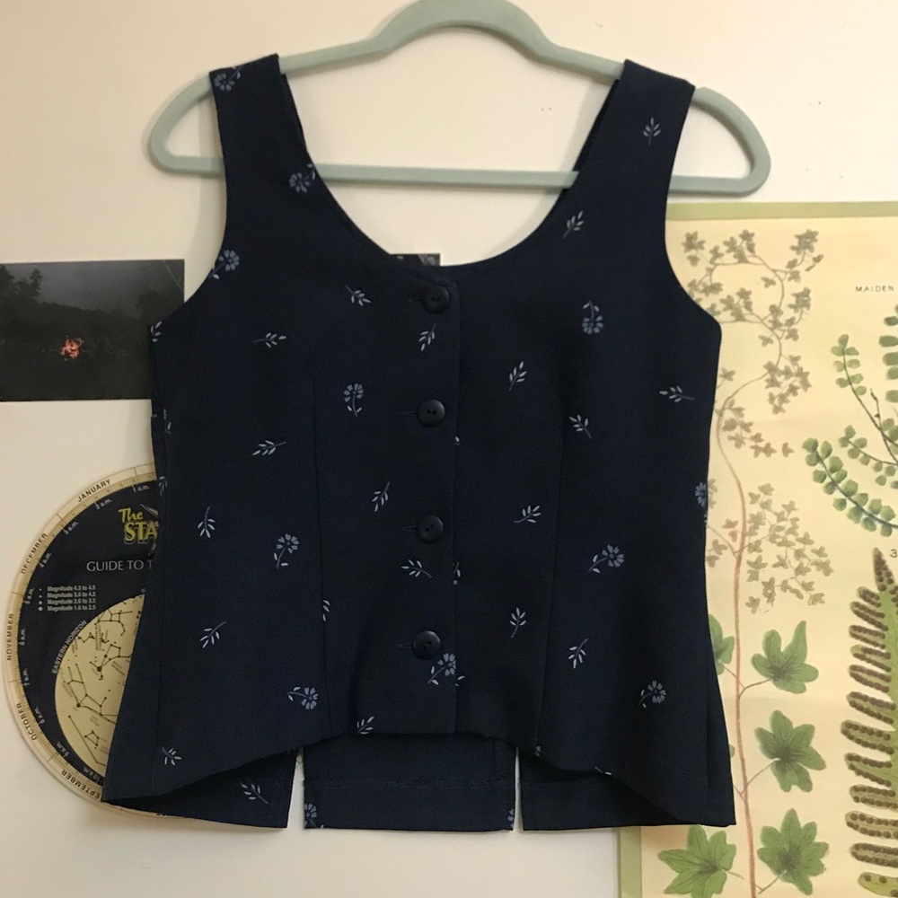 Cropped floral tank!
